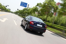 2015款斯柯达新明锐外出试驾