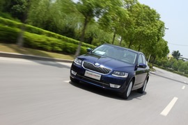 2015款斯柯达新明锐外出试驾