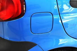 2012款宝骏乐驰1.0L手动优越型