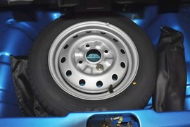 2012款宝骏乐驰1.0L手动优越型