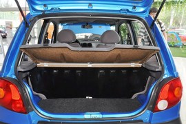 2012款宝骏乐驰1.0L手动优越型