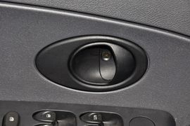 2012款宝骏乐驰1.0L手动优越型