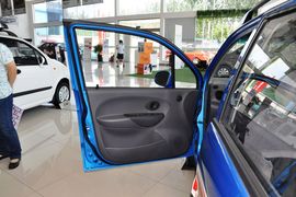 2012款宝骏乐驰1.0L手动优越型