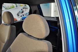 2012款宝骏乐驰1.0L手动优越型