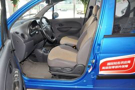 2012款宝骏乐驰1.0L手动优越型