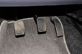 2012款宝骏乐驰1.0L手动优越型