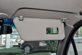 2012款宝骏乐驰1.0L手动优越型