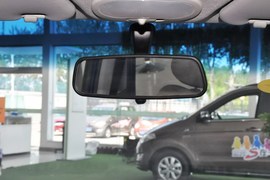 2012款宝骏乐驰1.0L手动优越型