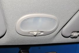 2012款宝骏乐驰1.0L手动优越型