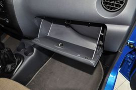 2012款宝骏乐驰1.0L手动优越型