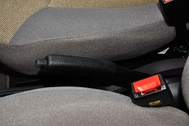 2012款宝骏乐驰1.0L手动优越型