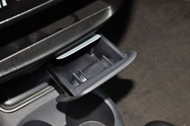 2012款宝骏乐驰1.0L手动优越型