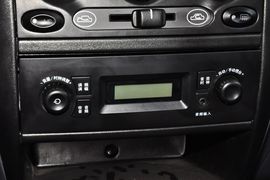 2012款宝骏乐驰1.0L手动优越型