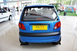 2012款宝骏乐驰1.0L手动优越型