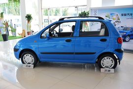 2012款宝骏乐驰1.0L手动优越型