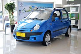 2012款宝骏乐驰1.0L手动优越型