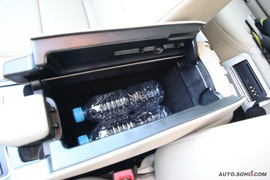 2010款奔驰E300深度试驾