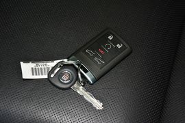 2013款凯迪拉克凯雷德6.2L