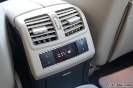 2010款奔驰E300深度试驾