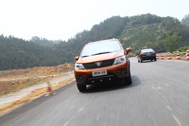 试驾2014款东风风行景逸X3