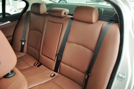 2014款宝马520i典雅型