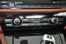 2014款宝马520i典雅型
