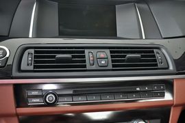 2014款宝马520i典雅型