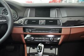 2014款宝马520i典雅型