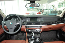 2014款宝马520i典雅型
