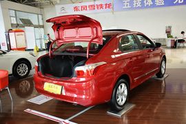 2014款雪铁龙全新爱丽舍1.6L舒适手动型深内饰版