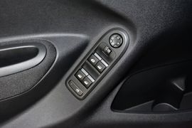 2014款雪铁龙全新爱丽舍1.6L舒适手动型深内饰版