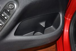 2014款雪铁龙全新爱丽舍1.6L舒适手动型深内饰版