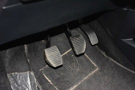 2014款雪铁龙全新爱丽舍1.6L舒适手动型深内饰版