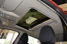 2014款雪铁龙全新爱丽舍1.6L舒适手动型深内饰版