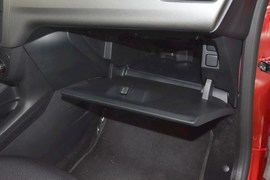 2014款雪铁龙全新爱丽舍1.6L舒适手动型深内饰版