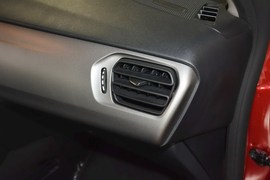 2014款雪铁龙全新爱丽舍1.6L舒适手动型深内饰版
