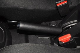 2014款雪铁龙全新爱丽舍1.6L舒适手动型深内饰版
