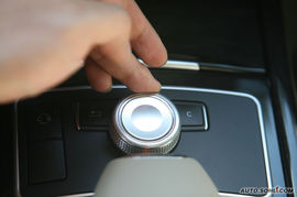 2009款奔驰E300导航评测