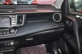 2013款丰田RAV4