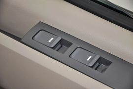 2012款上汽大通V80