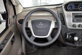 2012款上汽大通V80