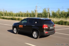 2009款起亚索兰托大连试驾