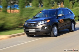 2009款起亚索兰托大连试驾