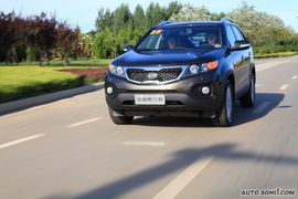 2009款起亚索兰托大连试驾