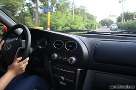 2009款东南V3菱悦风采版试驾