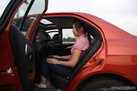 2009款东南V3菱悦风采版试驾