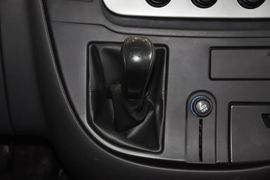 2014款上汽大通V80