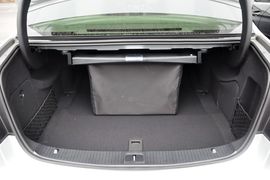 2014款奔驰E400L运动豪华型