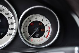 2014款奔驰E400L运动豪华型