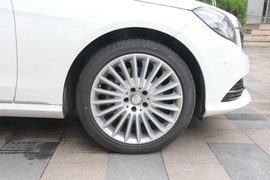 外出试驾2015款奔驰E级